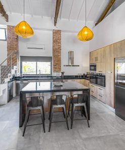 Villa-Cocheira-Beach-House-Ferragudo-Kitchen